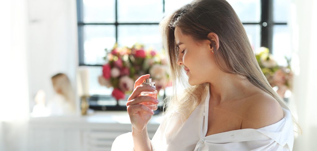 Si te ruajme aromen e parfumit me gjate