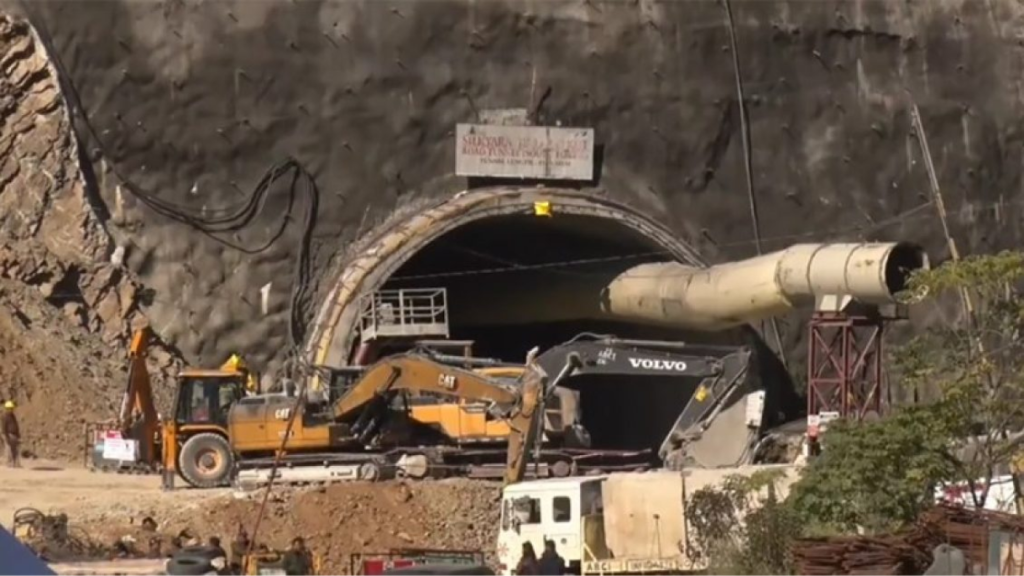Ka kaluar një javë që 40 punëtorë janë ende të përfshirë në tunelin e shembur në Indi, dhe përpjekjet për shpëtim vazhdojnë aktivisht.