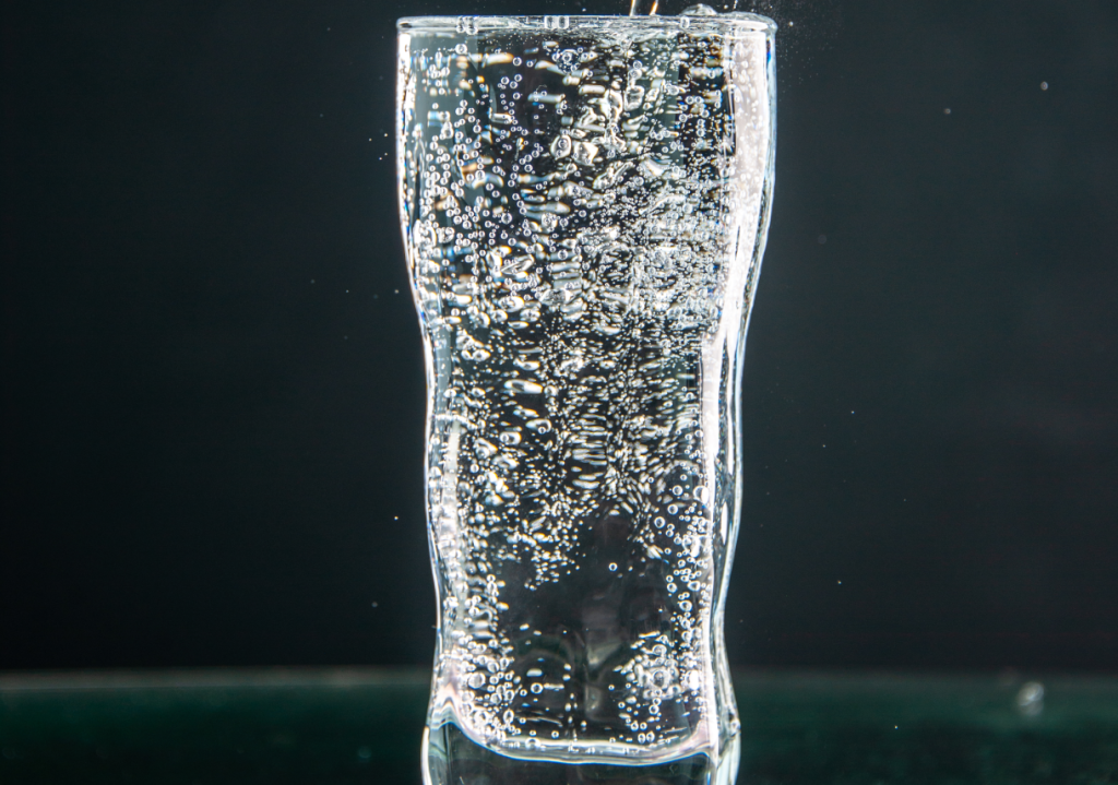 Sekretet e Ujit të Gazuar: Aspekte që Nuk I Kishit Menduar Më Parë